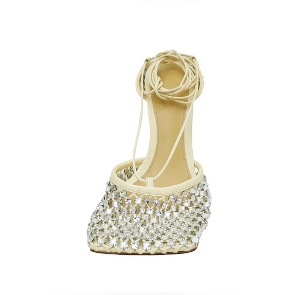 BOTTEGA VENETA
Stretch Lace Up Sandal - Picture 2 of 13